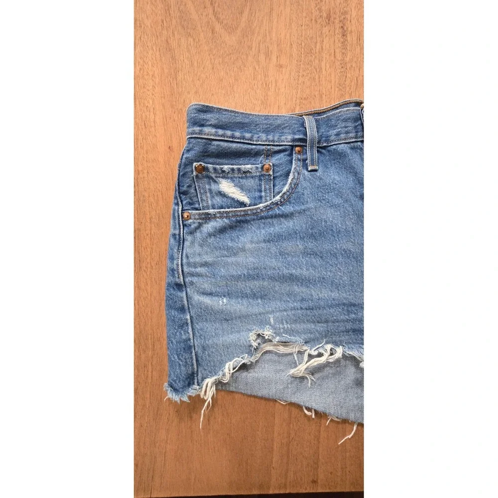 VINTAGE LEVIS BIG E 32 stone wash‎ blue button fly cutoff jean shorts farmcore
